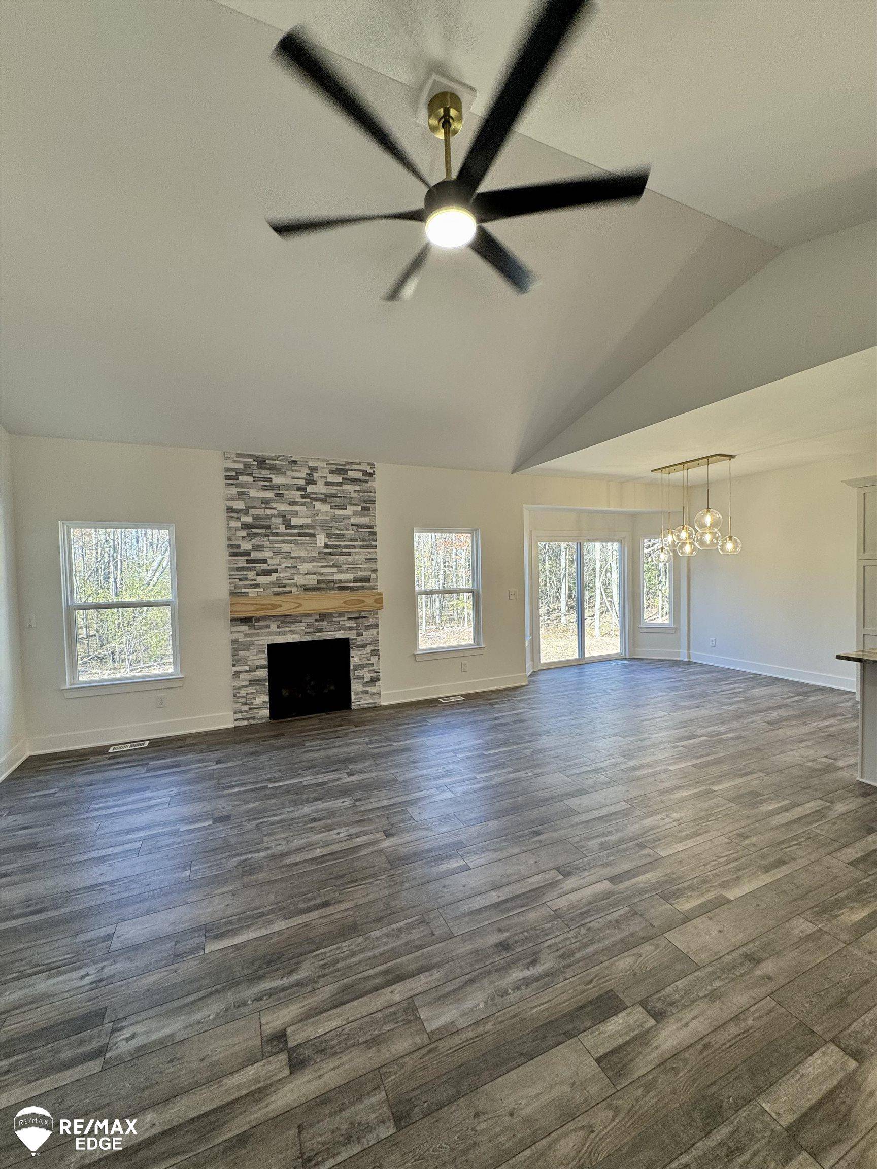 Grand Blanc, MI 48439,8347 Peninsula CIR