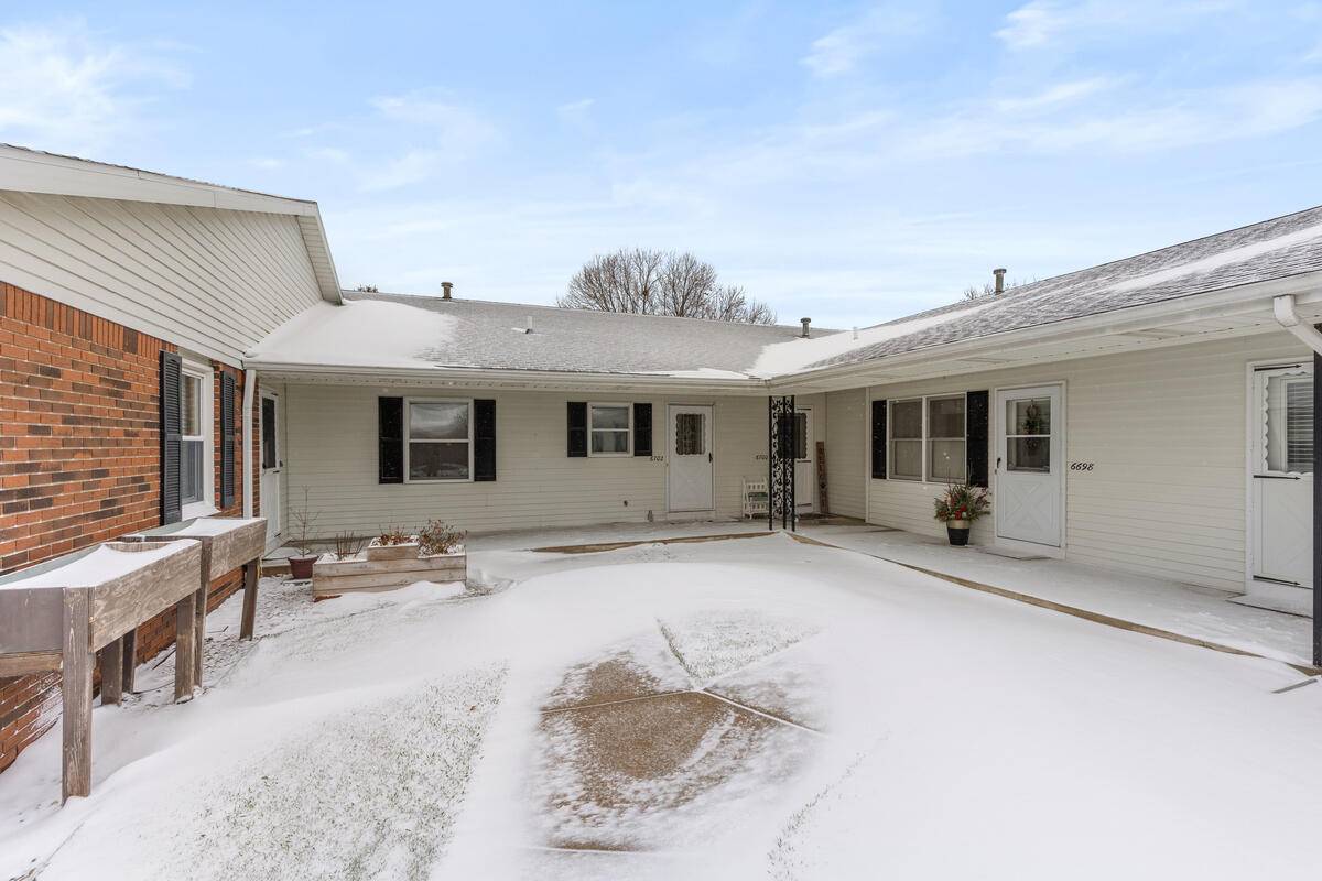 Hudsonville, MI 49426,6702 N Wentward CT #104