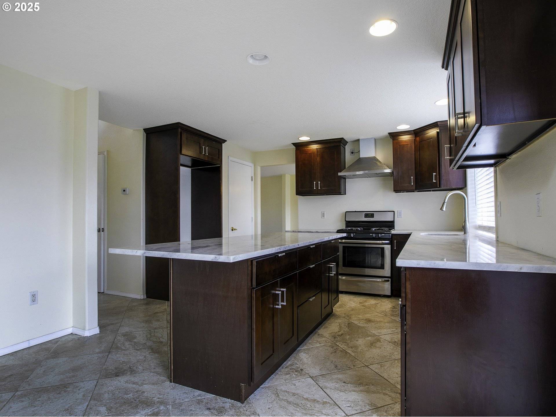 Camas, WA 98607,19707 SE 42ND ST