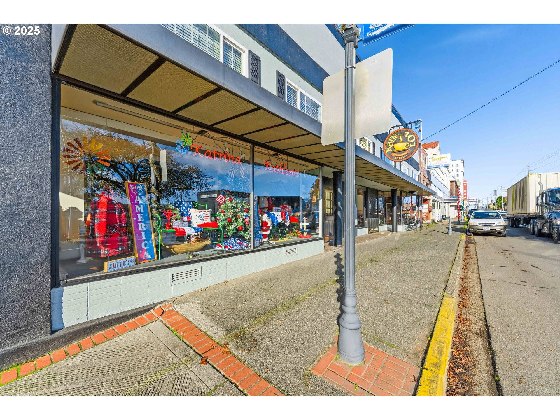 Coos Bay, OR 97420,171 S BROADWAY ST