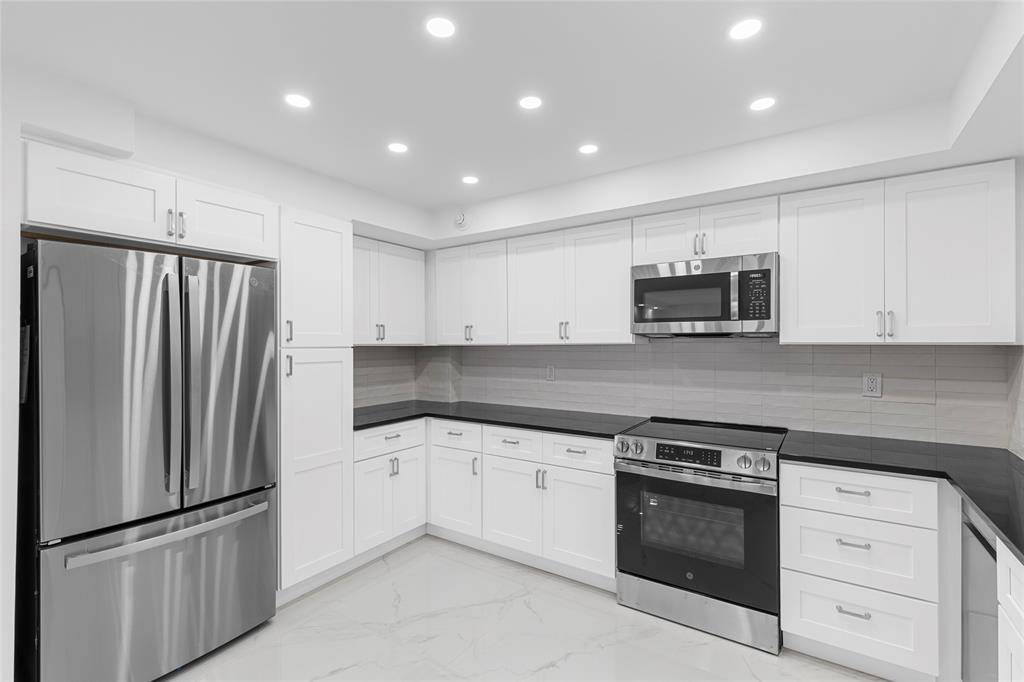 Fort Lauderdale, FL 33308,3750 Galt Ocean Dr #209