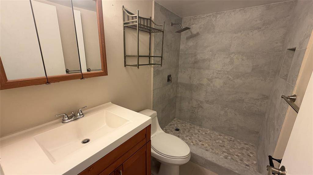 Oakland Park, FL 33334,5180 NE 6TH AV #602