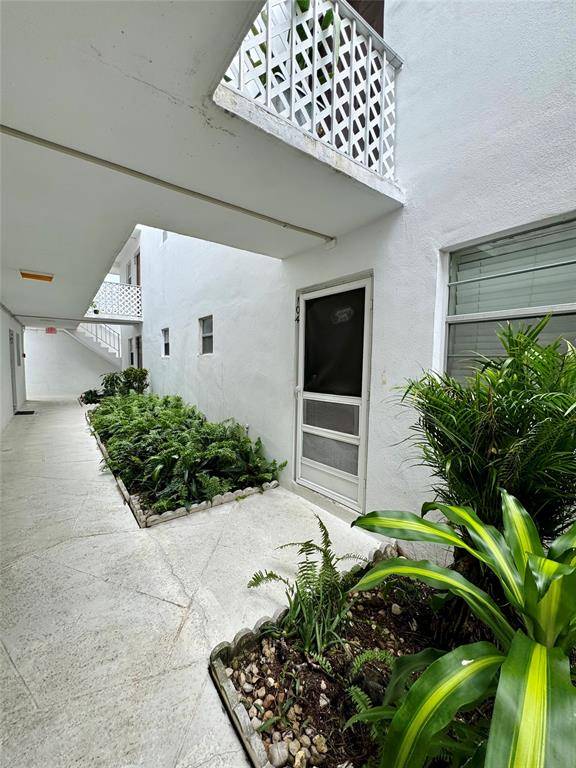 Margate, FL 33063,6507 Winfield Blvd #104-C