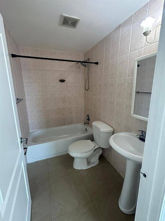 Hallandale Beach, FL 33009,110 SE 2nd St #201