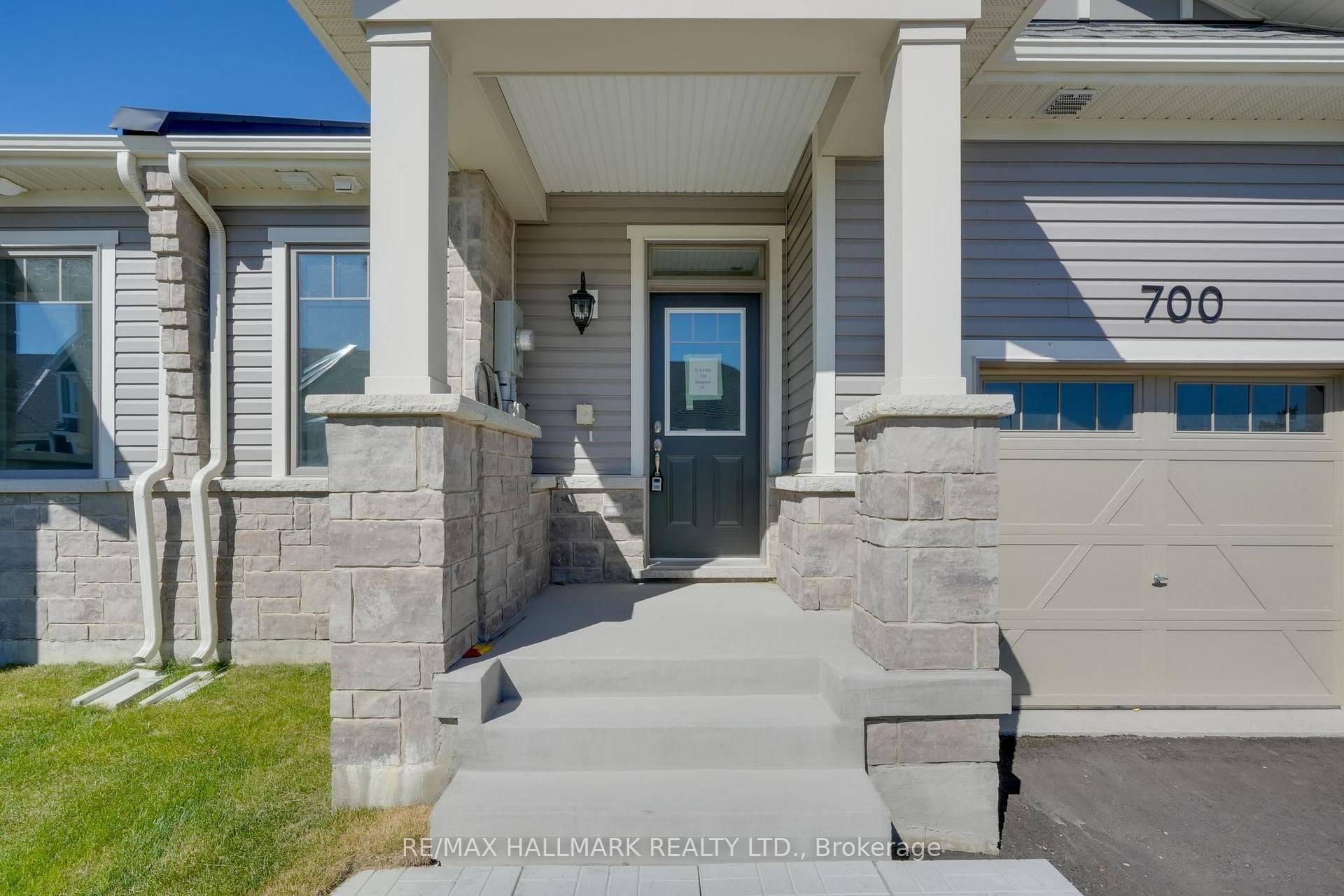 Innisfil, ON L9S 0R9,700 Sargeant PL