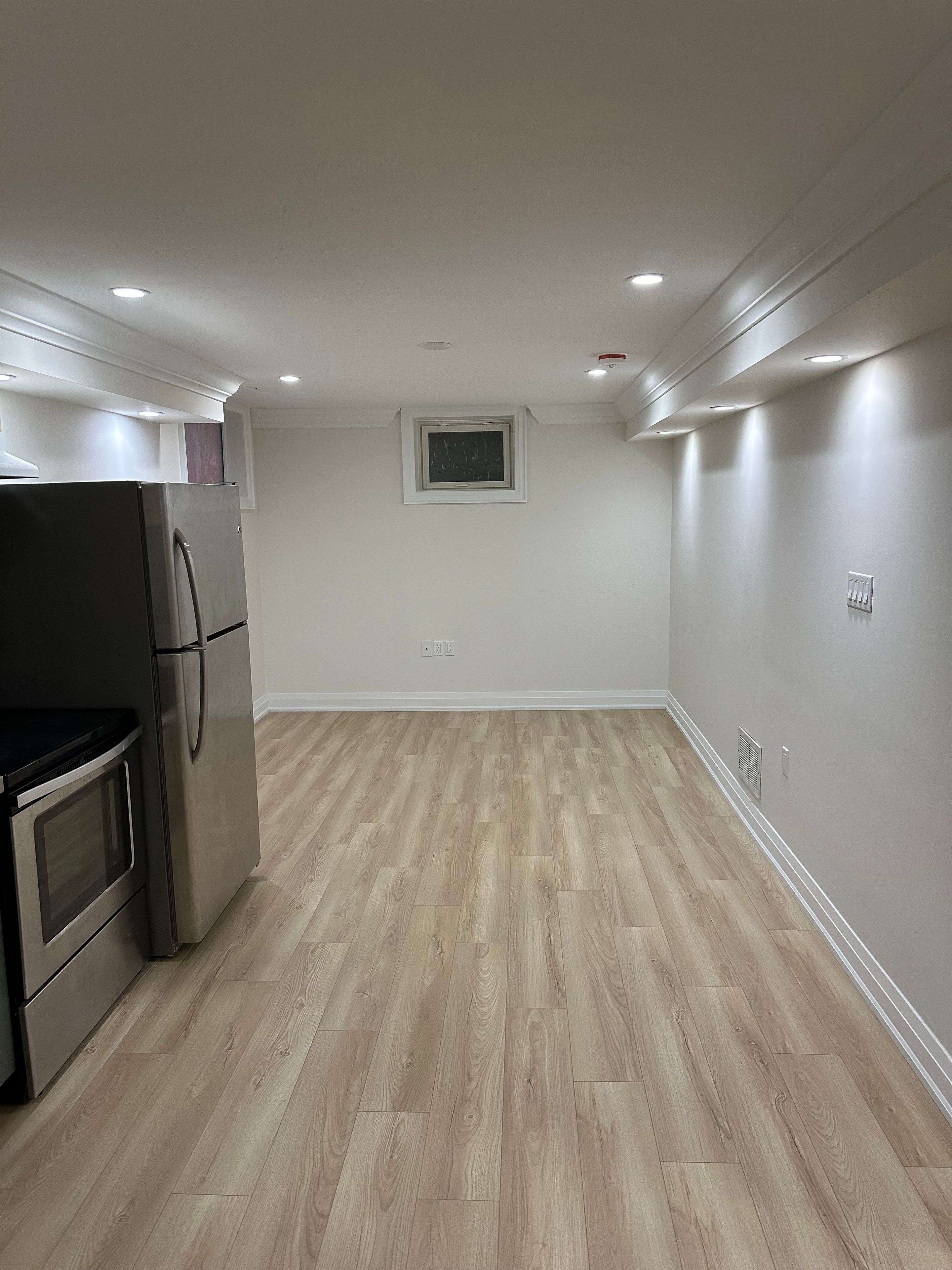 Barrie, ON L4N 5S9,93 Courtney CRES #Bsmt