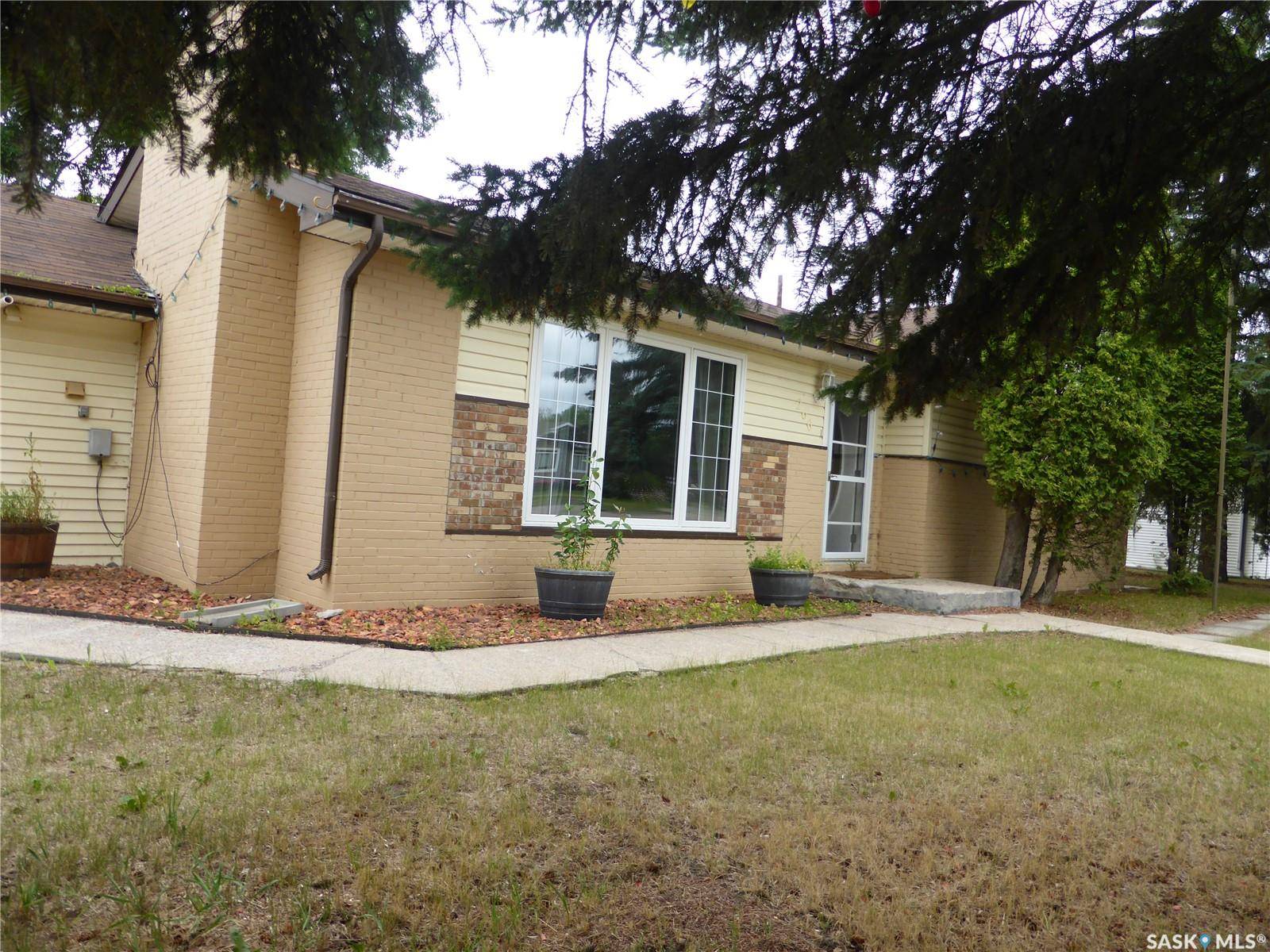 St. Walburg, SK S0M 2T0,260 1st AVENUE E