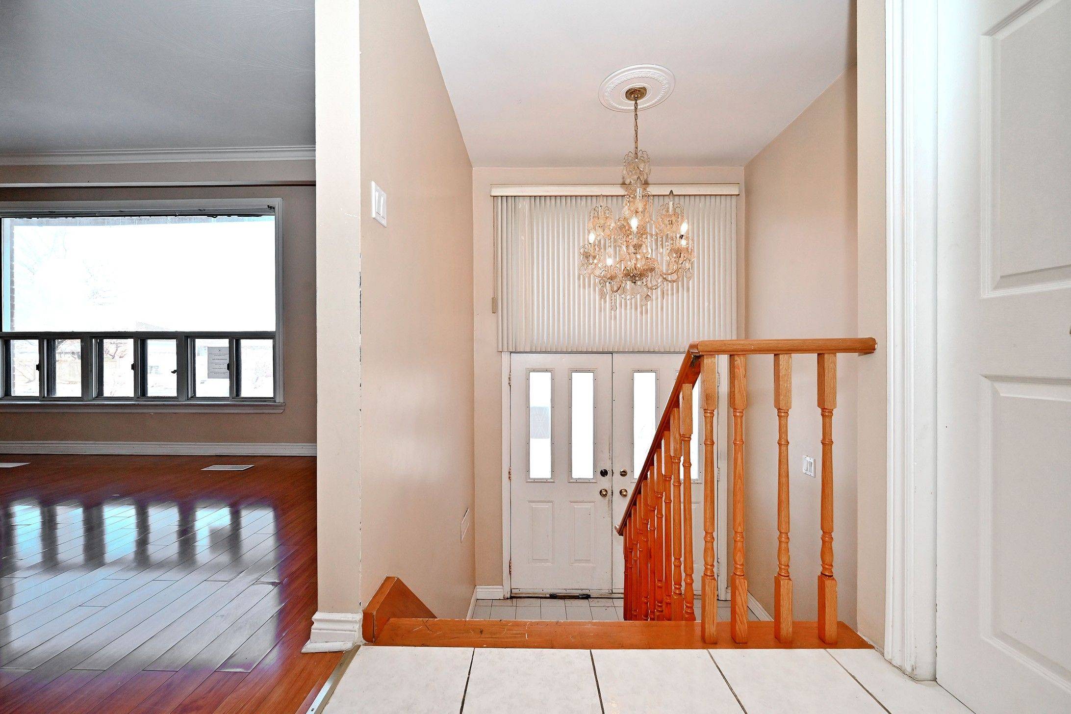 Mississauga, ON L4T 2R5,7308 Cambrett DR