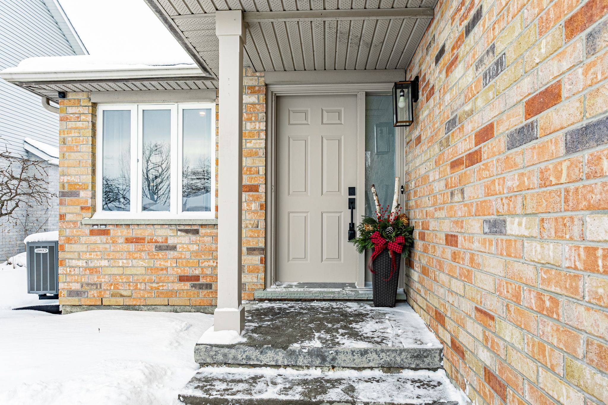 Strathroy-caradoc, ON N7G 4G4,29 Juniper CRES