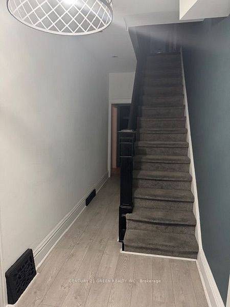 Hamilton, ON L8M 2H7,37 Gladstone AVE