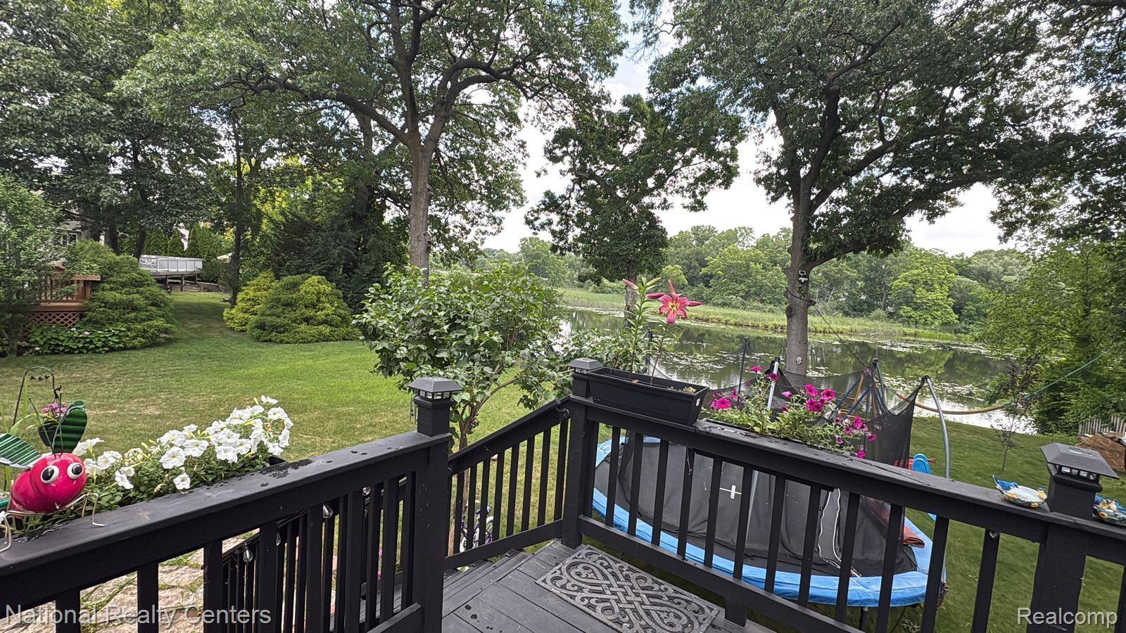 Waterford, MI 48329,2727 Riverside DR