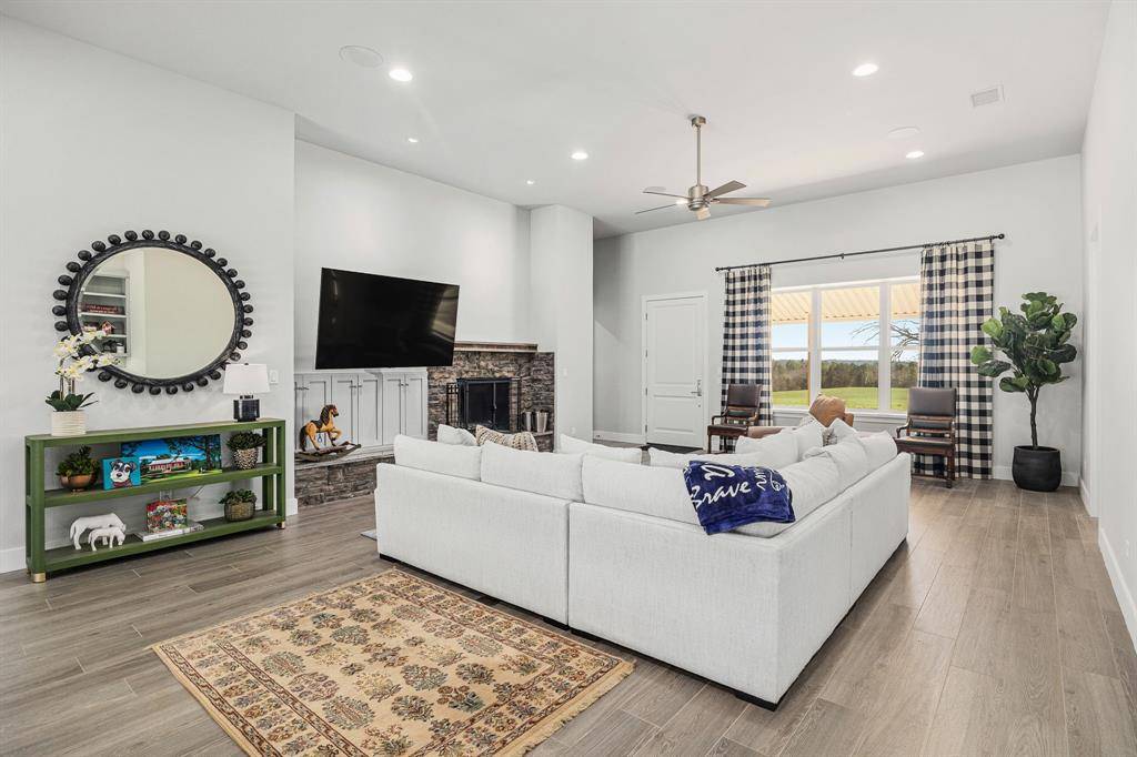 Lindale, TX 75771,21482 Fm 16 W