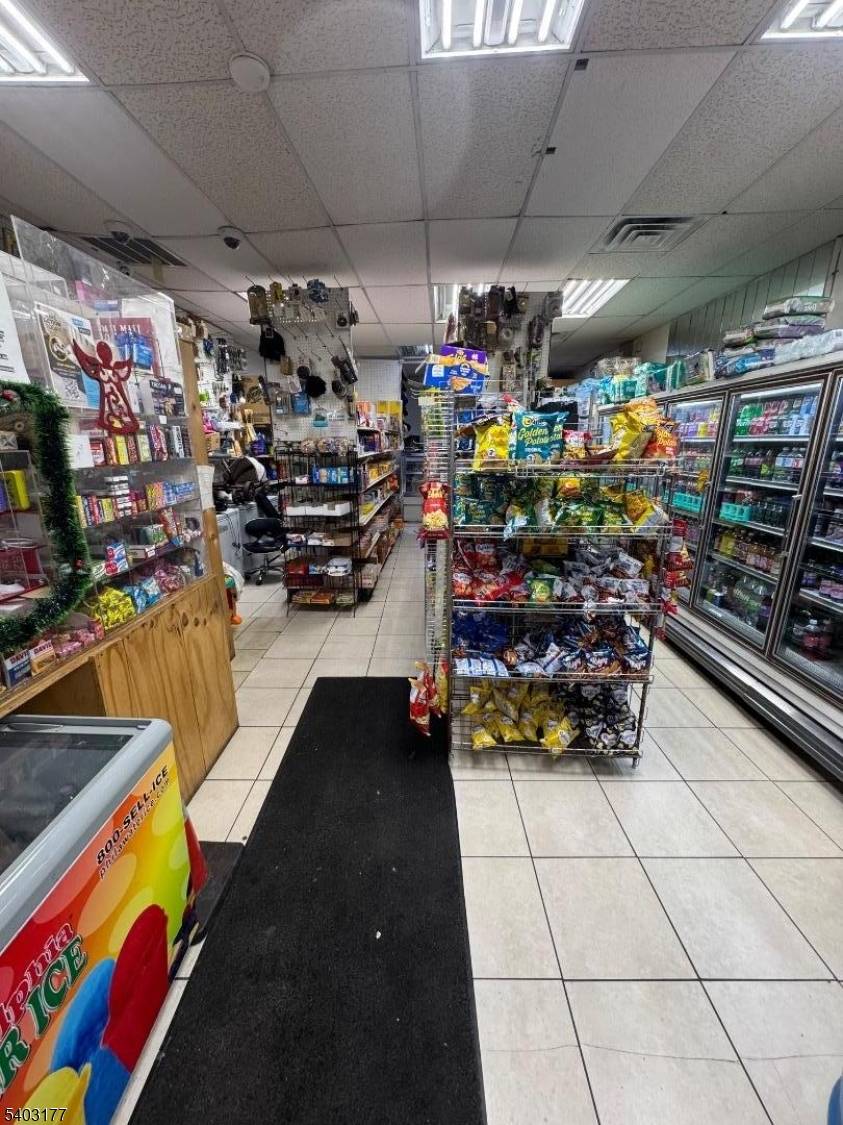 Bloomfield Twp., NJ 07003,369 Bloomfield Avenue