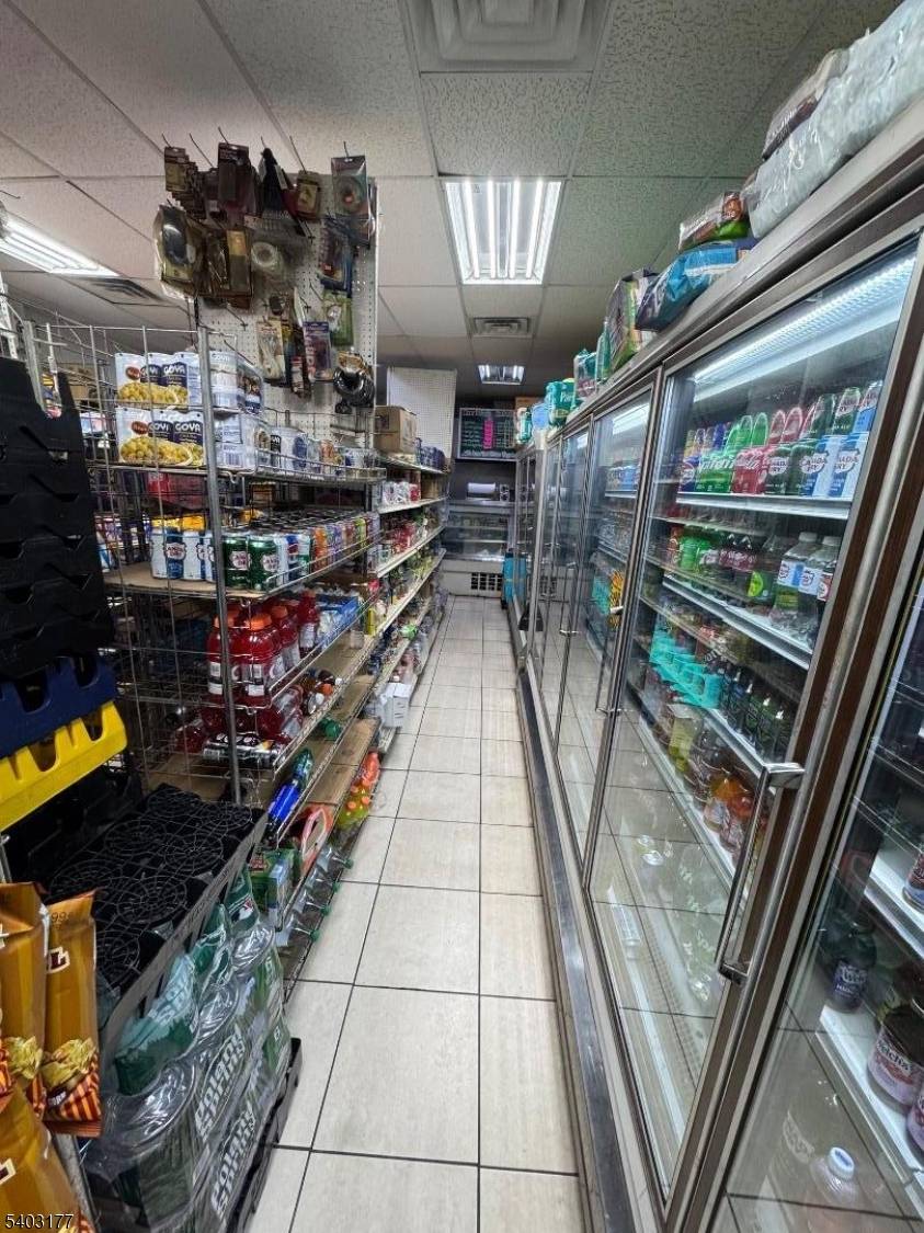 Bloomfield Twp., NJ 07003,369 Bloomfield Avenue