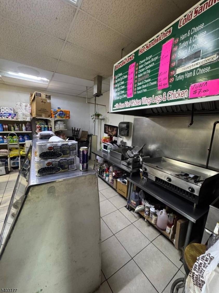 Bloomfield Twp., NJ 07003,369 Bloomfield Avenue