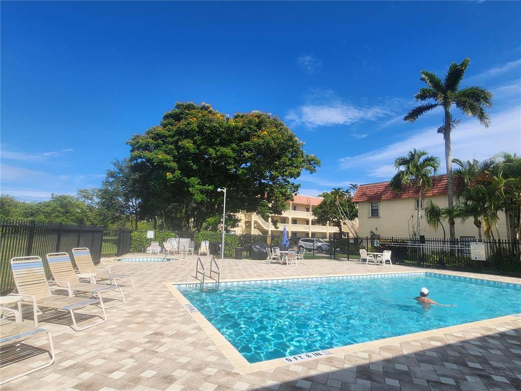 Pompano Beach, FL 33060,138 S Cypress Road #217