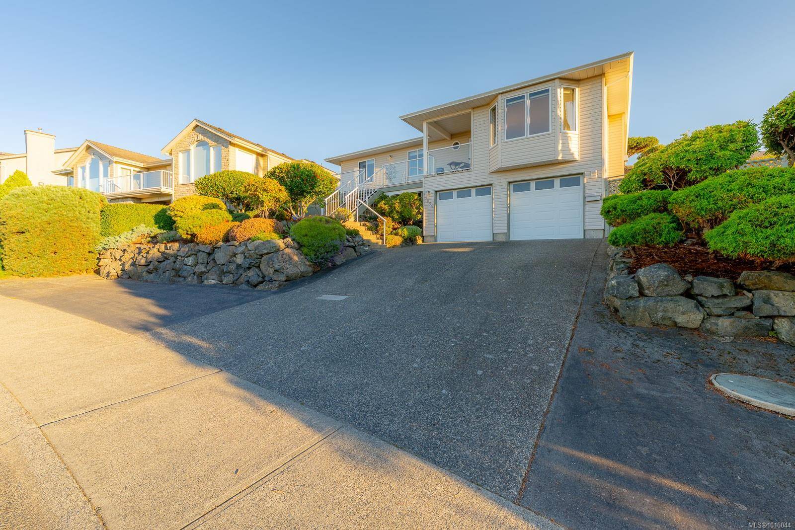 Nanaimo, BC V9V 1L6,5059 Vista View Cres