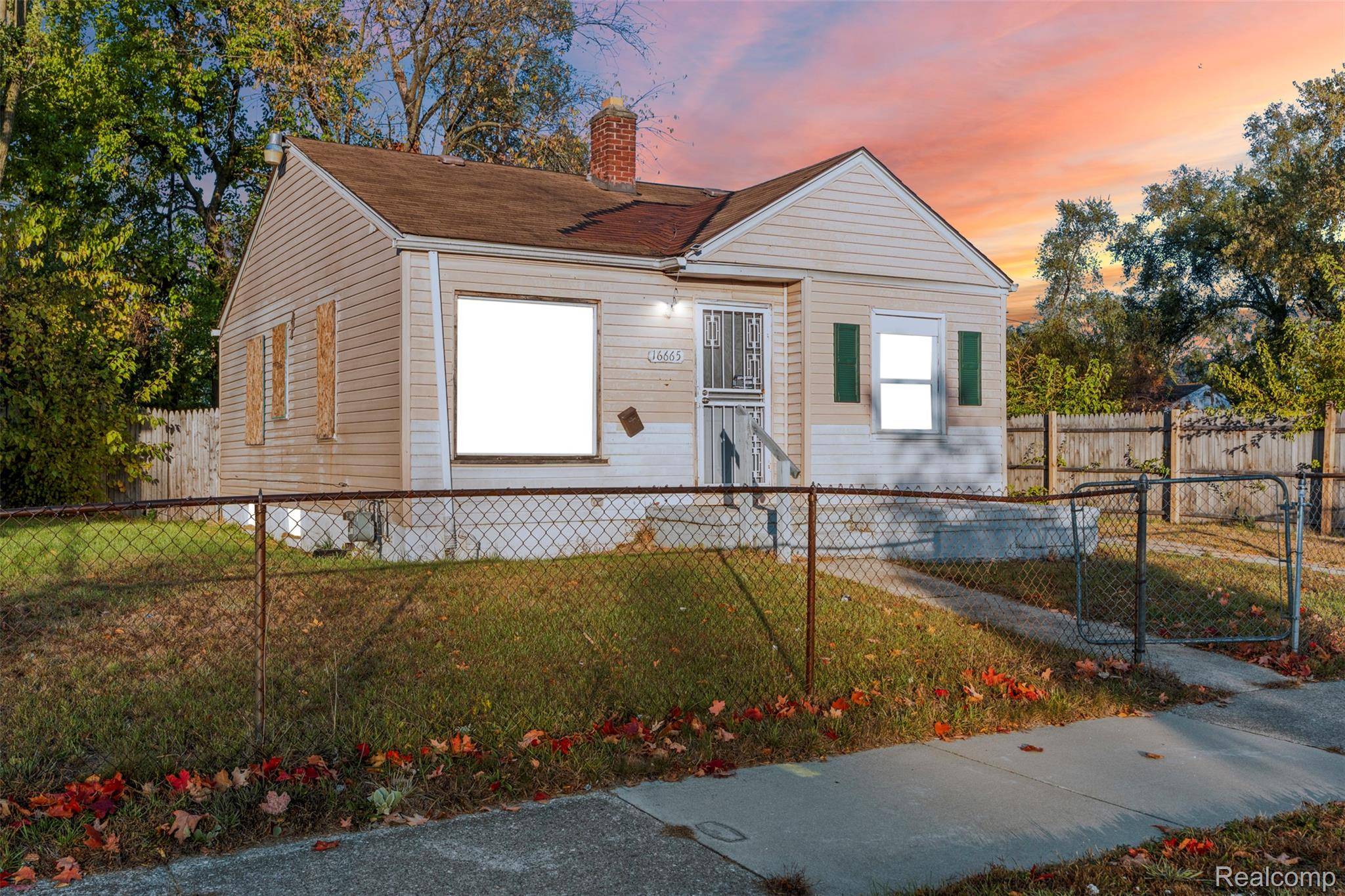 Detroit, MI 48221,16665 San Juan DR