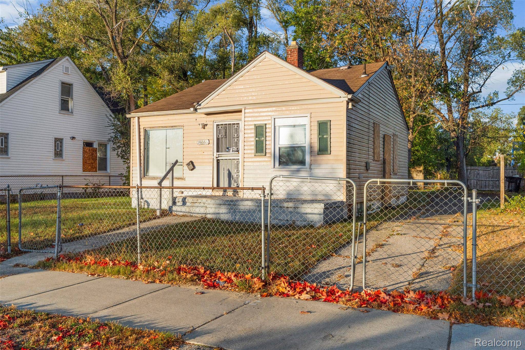 Detroit, MI 48221,16665 San Juan DR