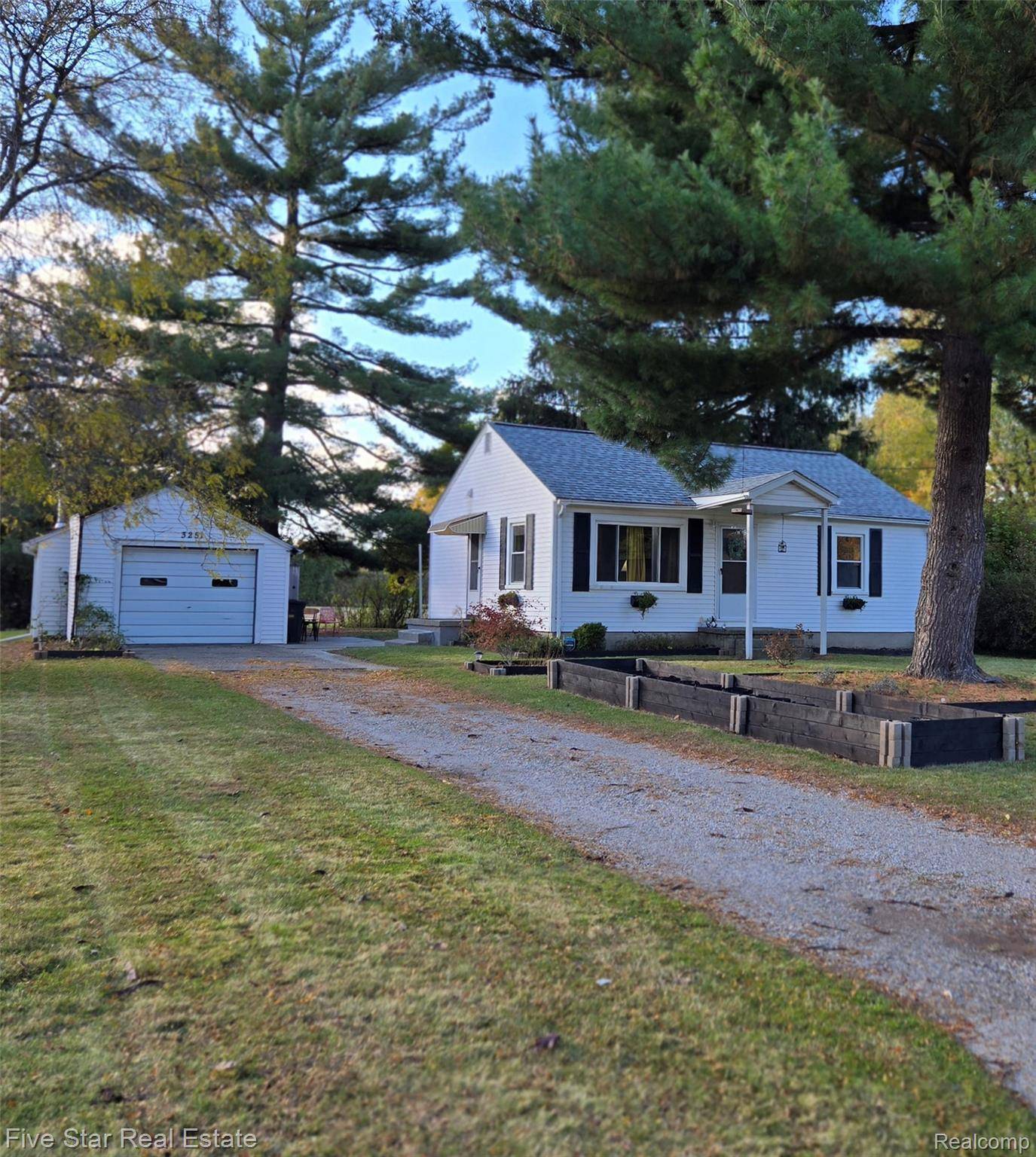 Flint, MI 48506,3251 Lynne AVE