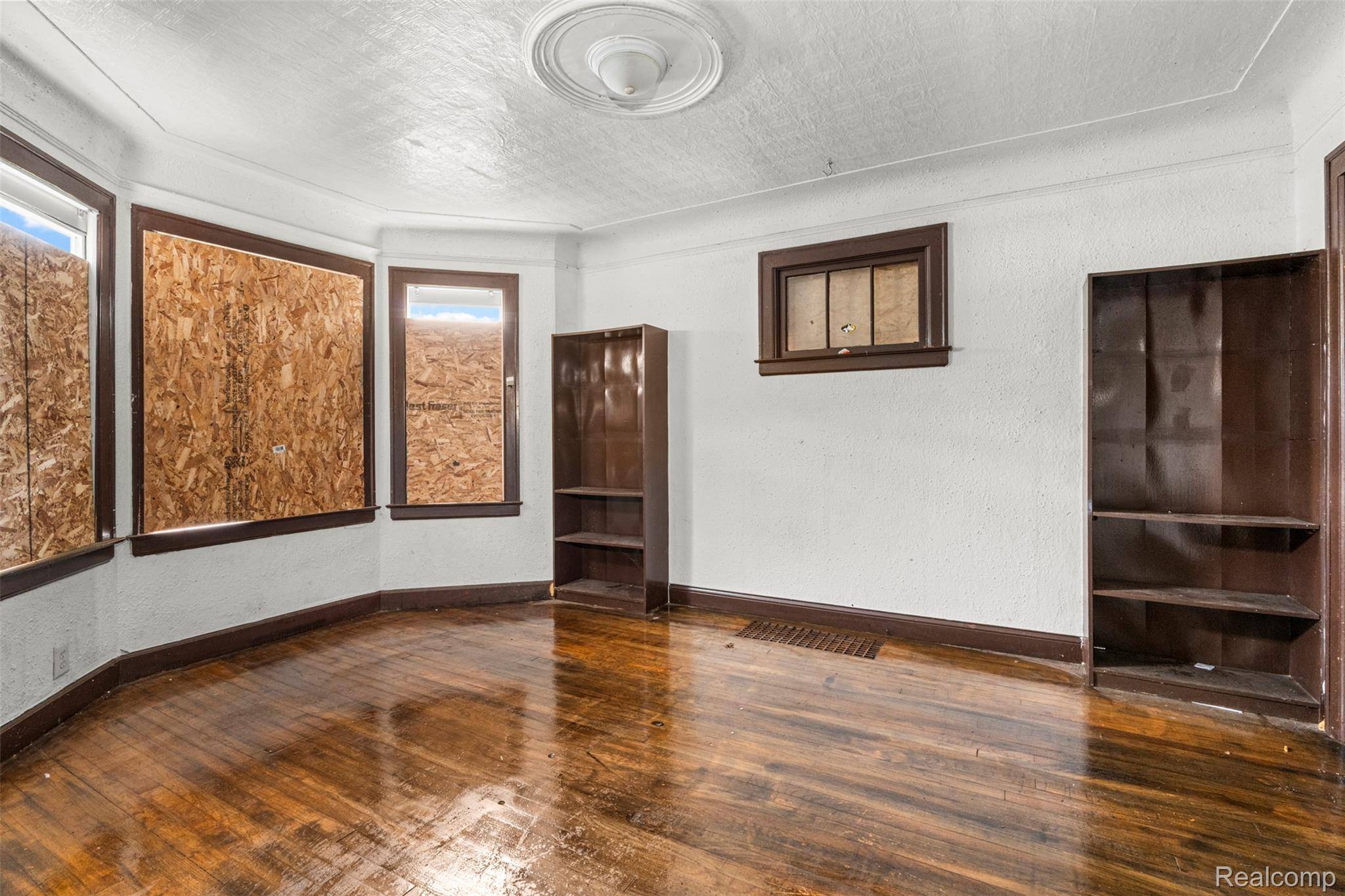 Detroit, MI 48238,14225 Kentucky ST