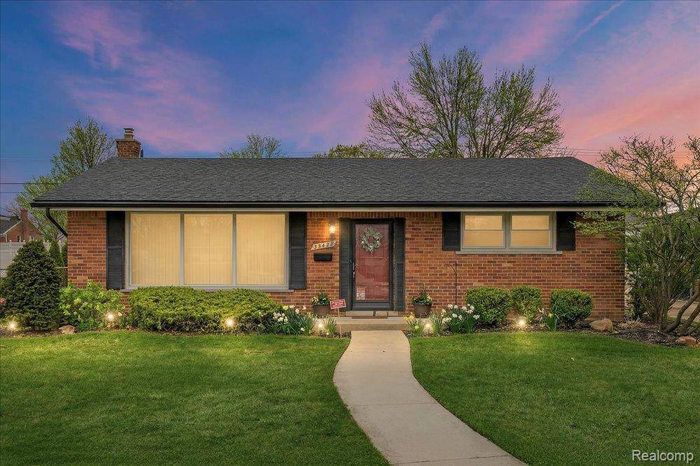 Livonia, MI 48150,35428 Hathaway ST