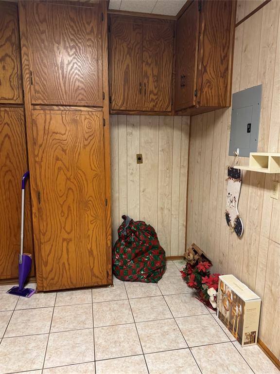 Quanah, TX 79252,303 E 8th Street