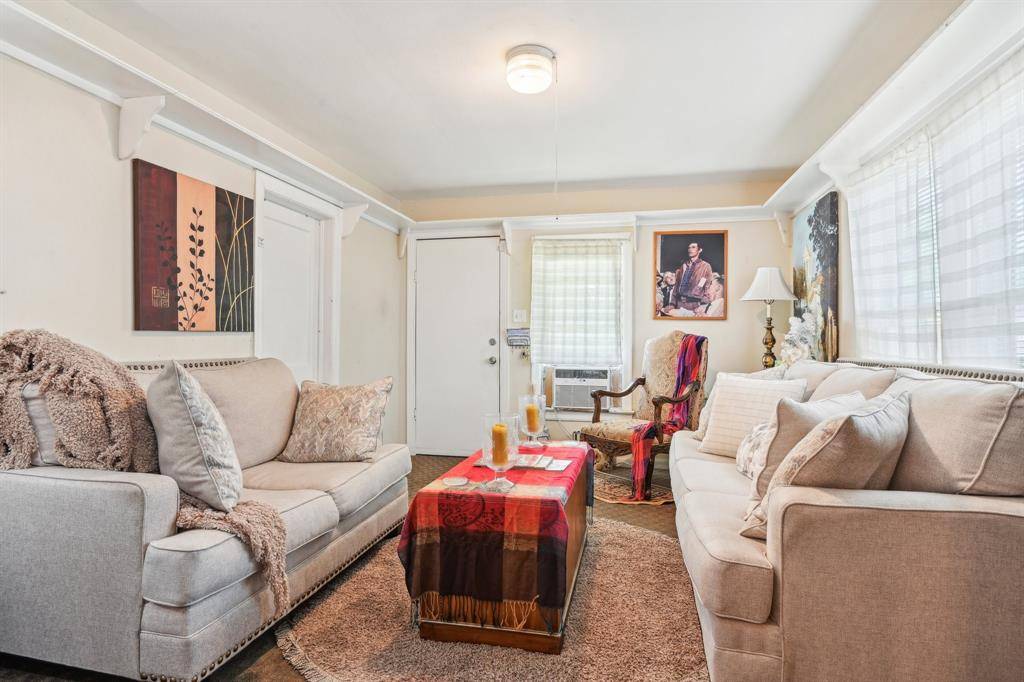 Fort Worth, TX 76111,2509 Bird Street