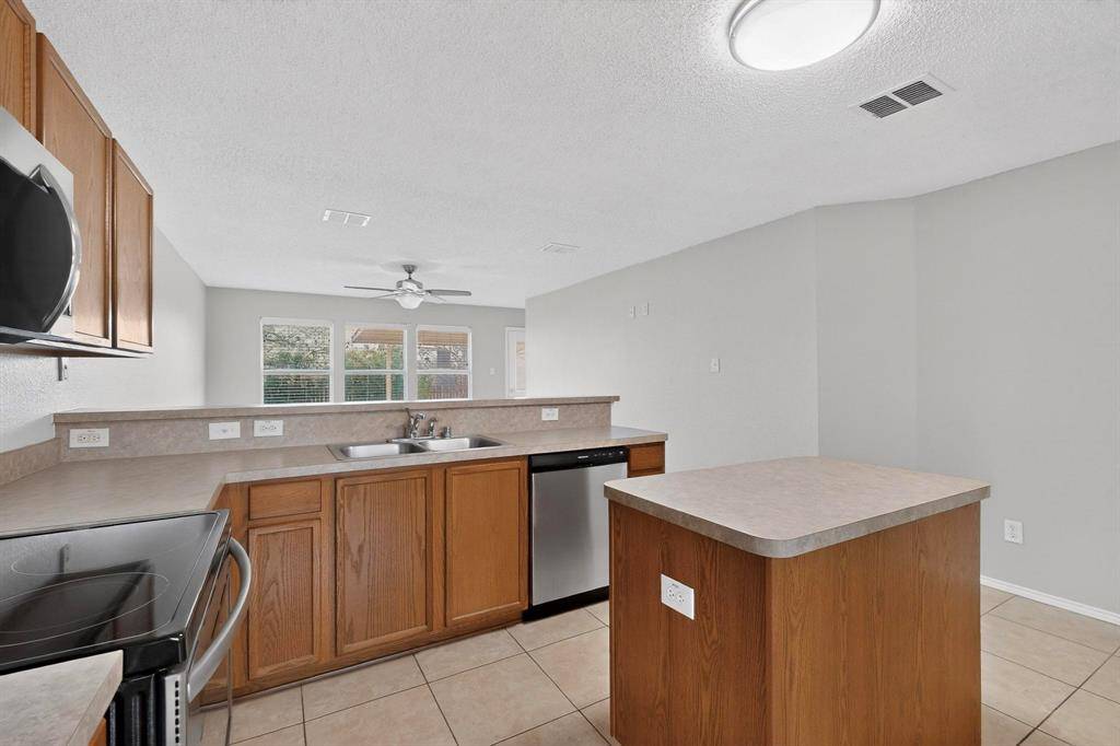 Anna, TX 75409,911 Live Oak Drive