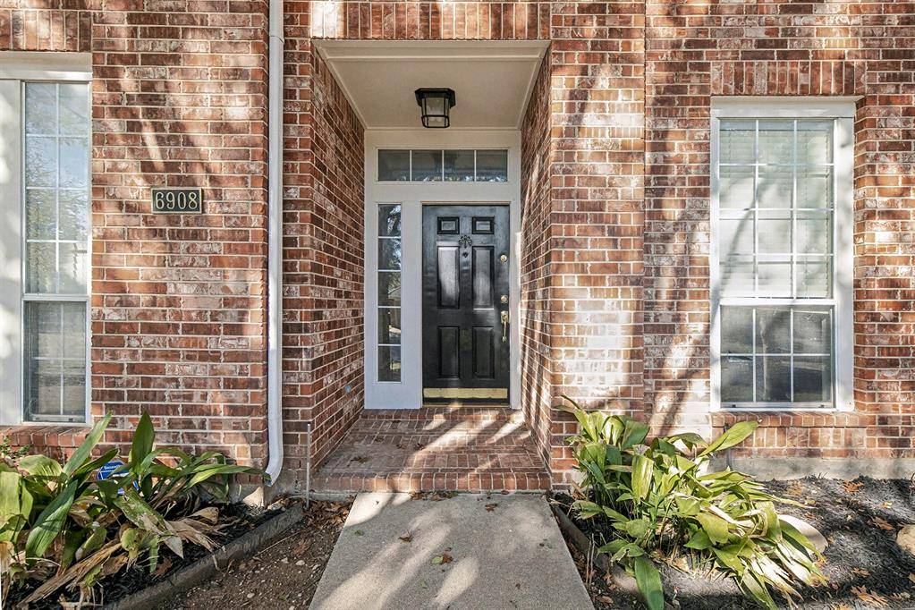 Fort Worth, TX 76132,6908 Mesa Drive