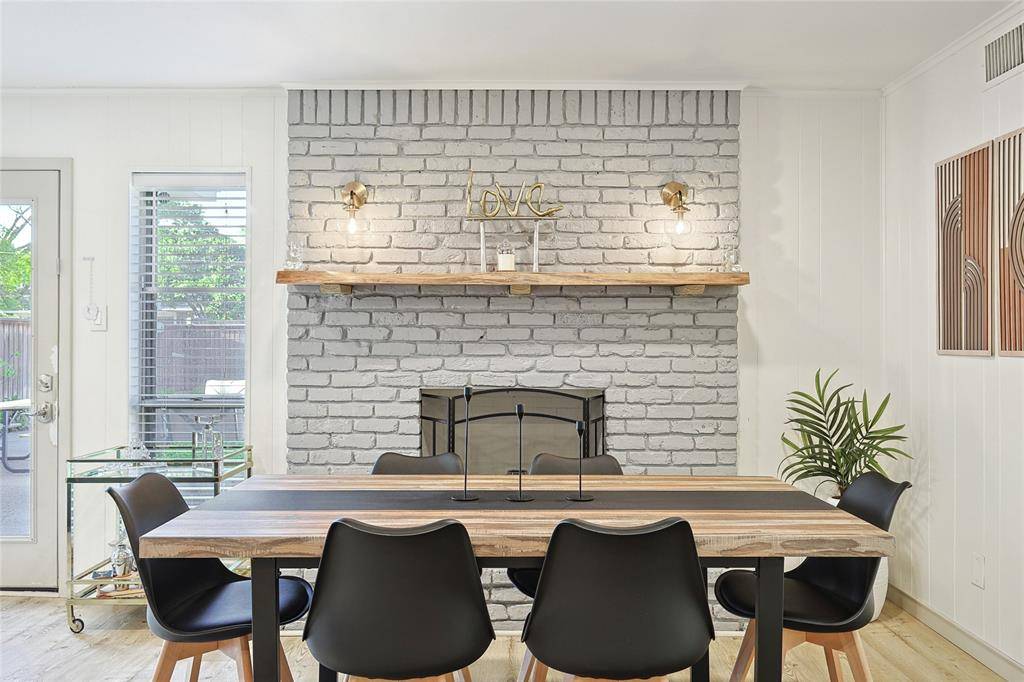 Dallas, TX 75248,7841 El Pensador Drive