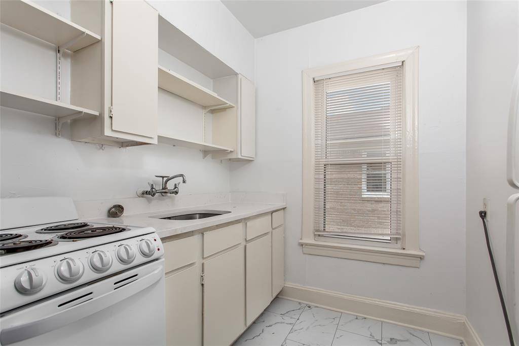 Dallas, TX 75206,5900 ORAM Street #8