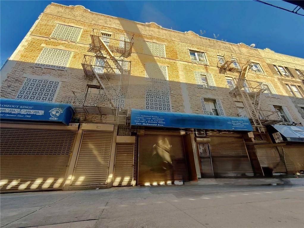 Brooklyn, NY 11218,751 McDonald AVE