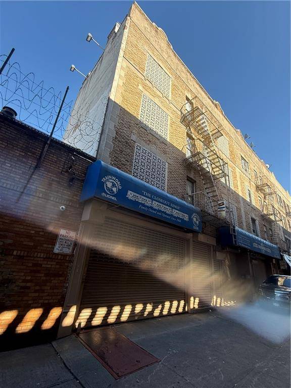 Brooklyn, NY 11218,751 McDonald AVE