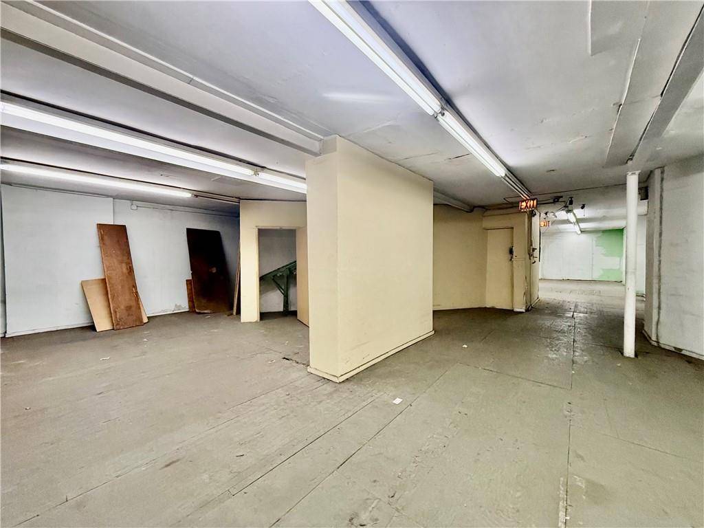 Brooklyn, NY 11218,751 McDonald AVE