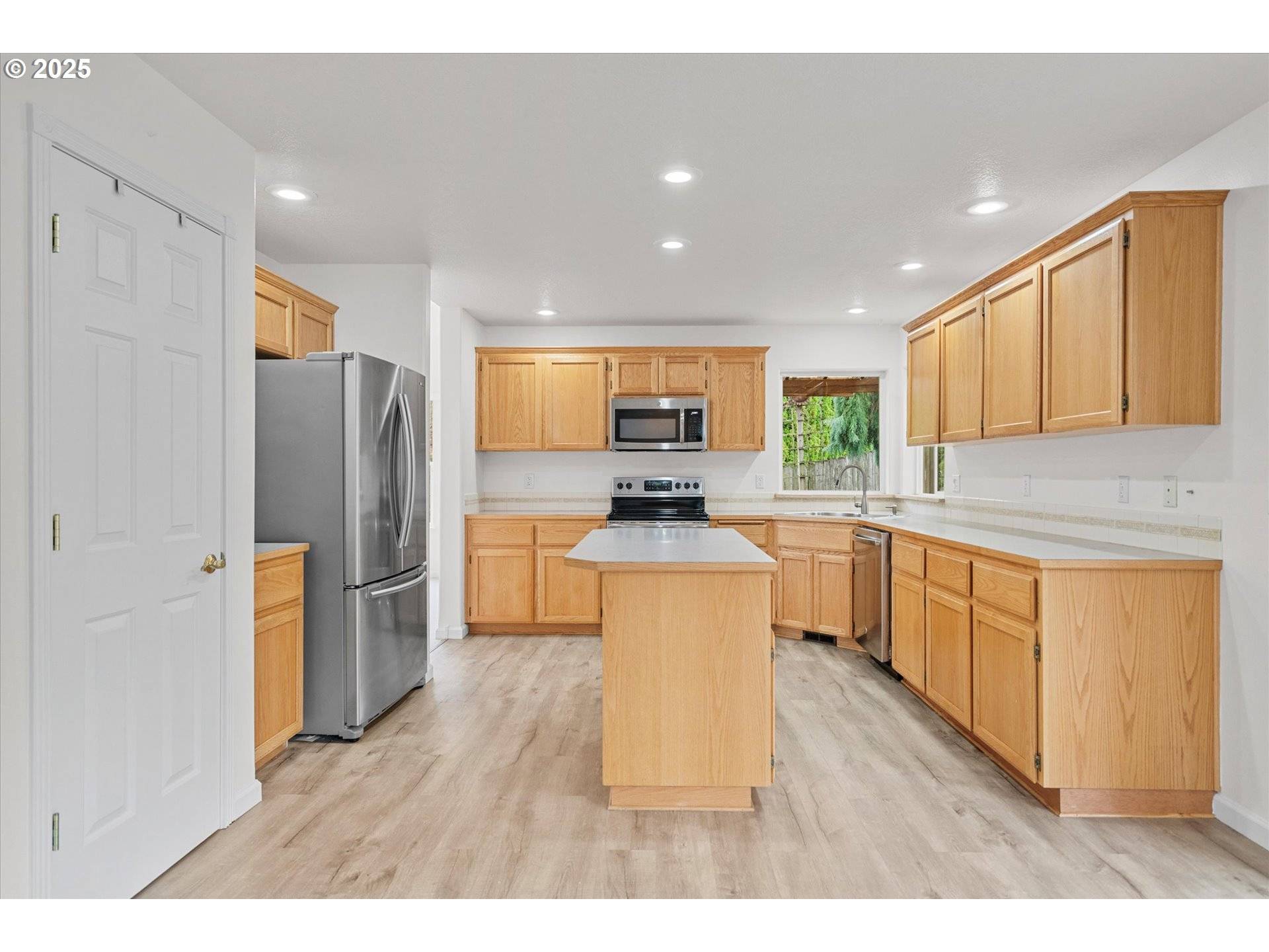 Tigard, OR 97223,12262 SW 114TH TER