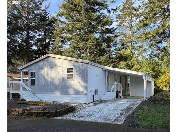Coos Bay, OR 97420,530 SHOREPINES CT