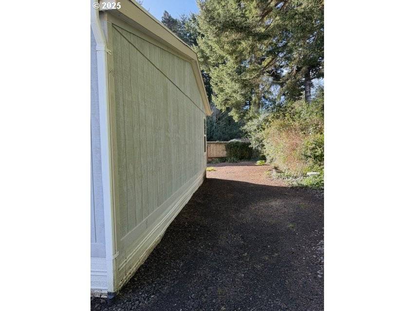 Coos Bay, OR 97420,530 SHOREPINES CT