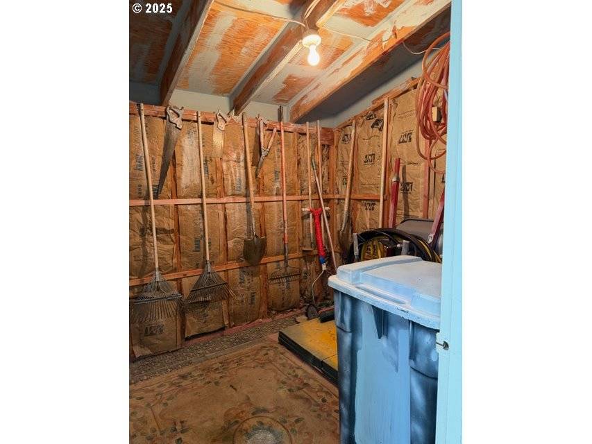 Coos Bay, OR 97420,530 SHOREPINES CT