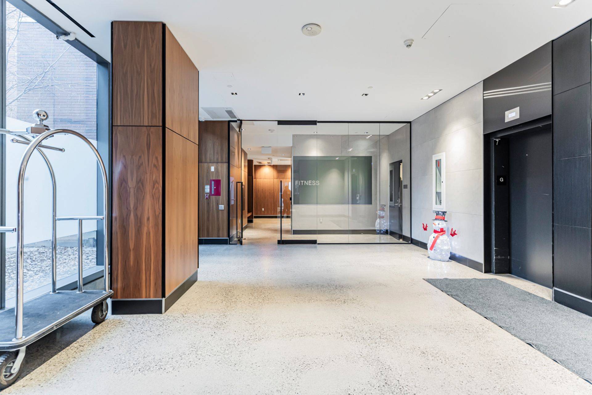 Toronto C01, ON M5V 1T4,501 Adelaide ST W #502