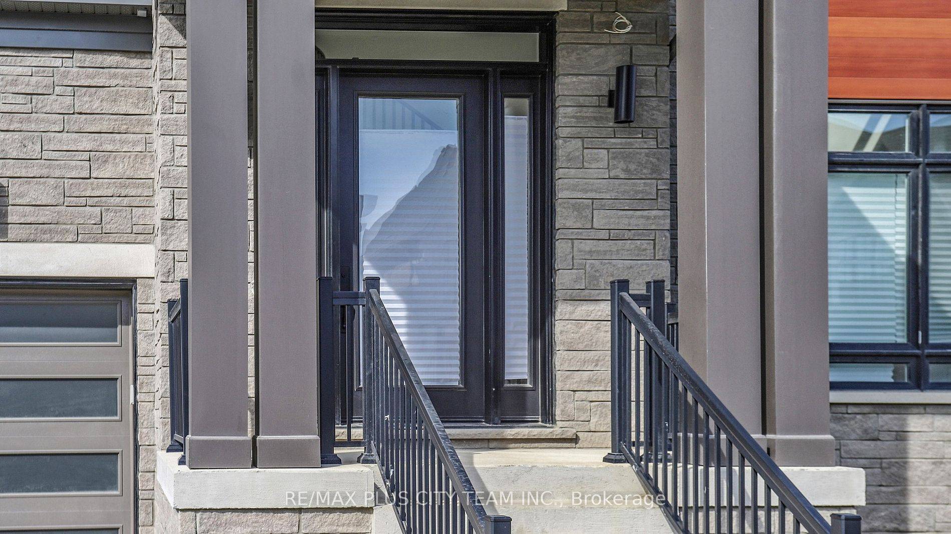 King, ON L7B 0T1,8 Saxby Farm AVE