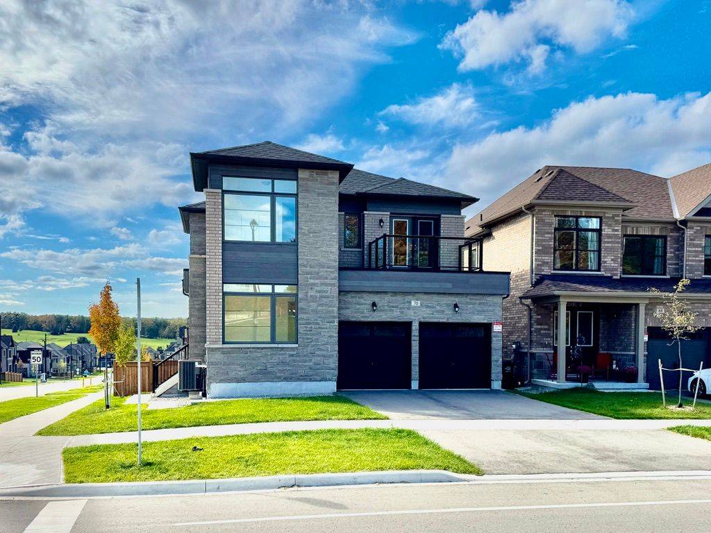 Springwater, ON L9X 2E1,70 Bearberry RD #Upper