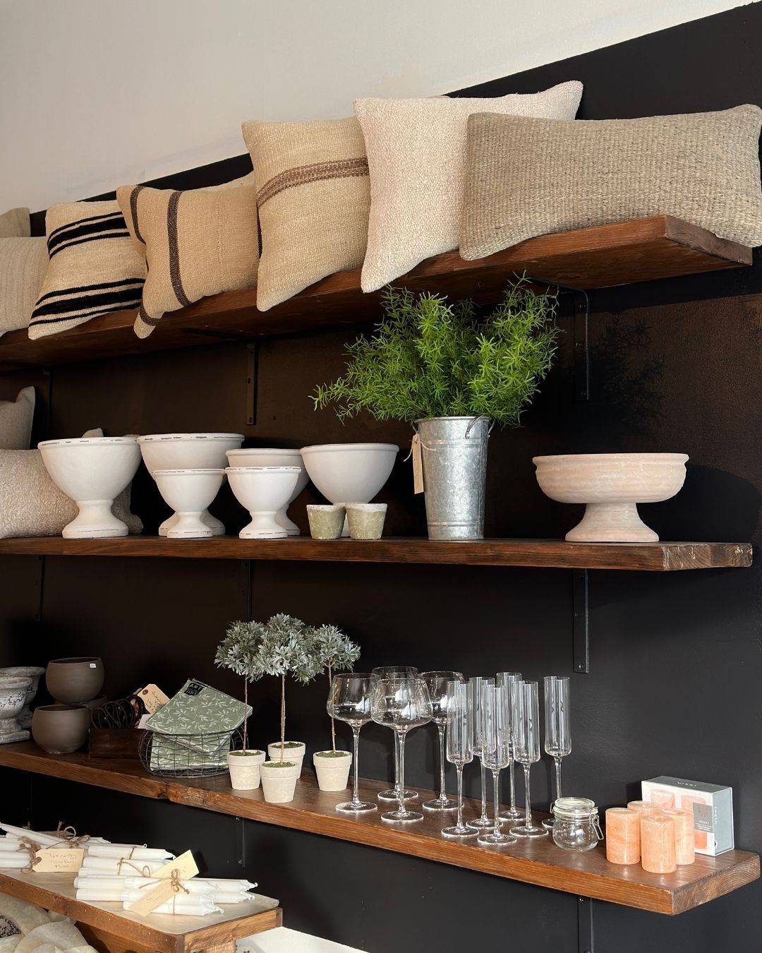 Toronto W02, ON M6P 2A1,3130 Dundas ST W