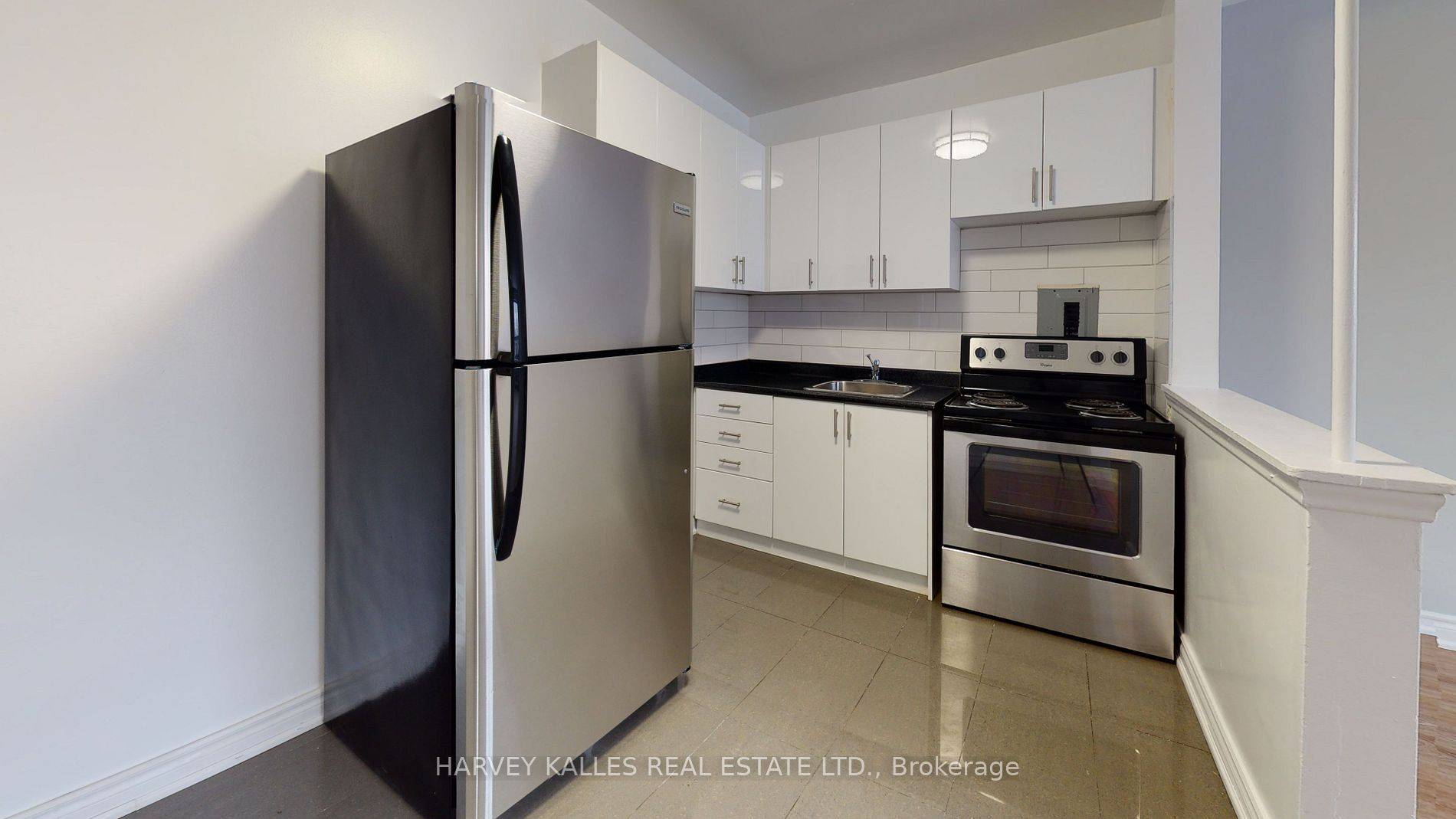 Toronto W03, ON M6M 2A2,31 Clearview HTS #208