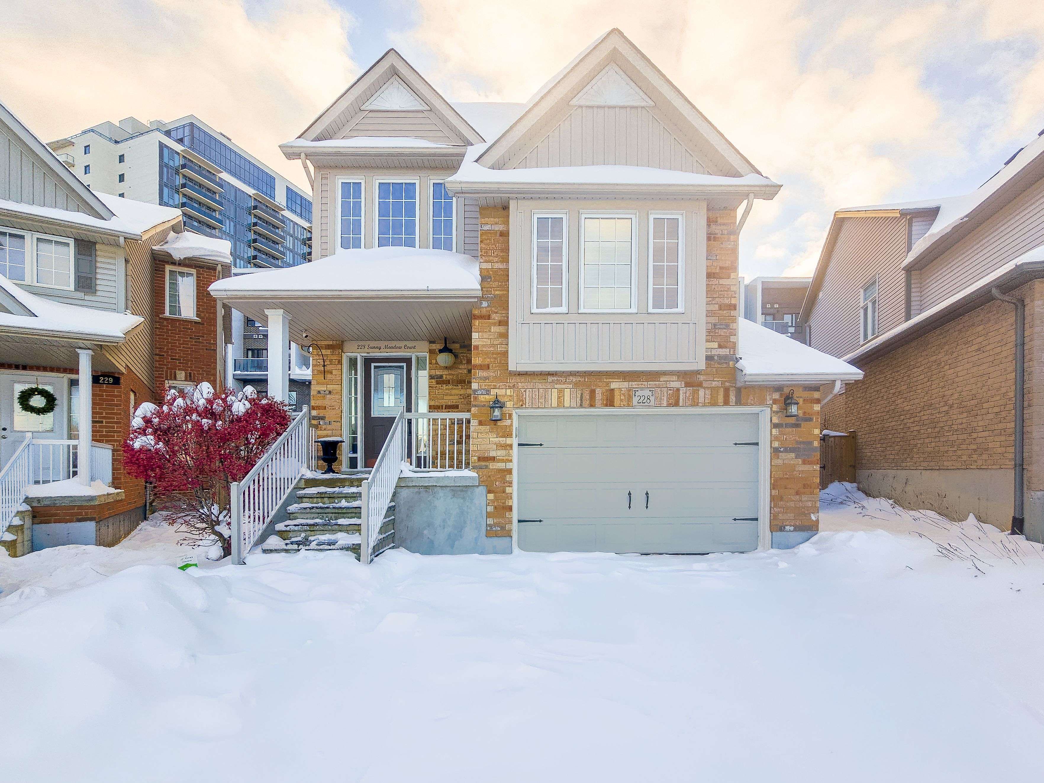 Kitchener, ON N2N 3R3,228 Sunny Meadow CT