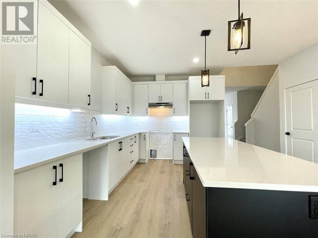 London North, ON N6G 3R4,1870 Aldersbrook Gate #29