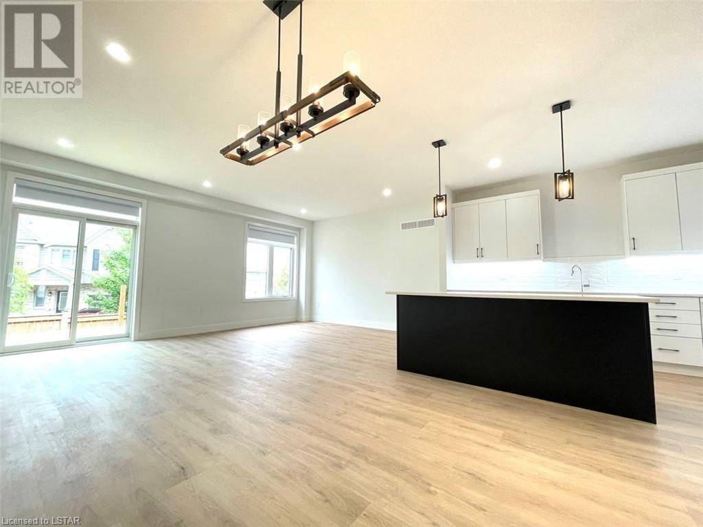 London North, ON N6G 3R4,1870 Aldersbrook Gate #29