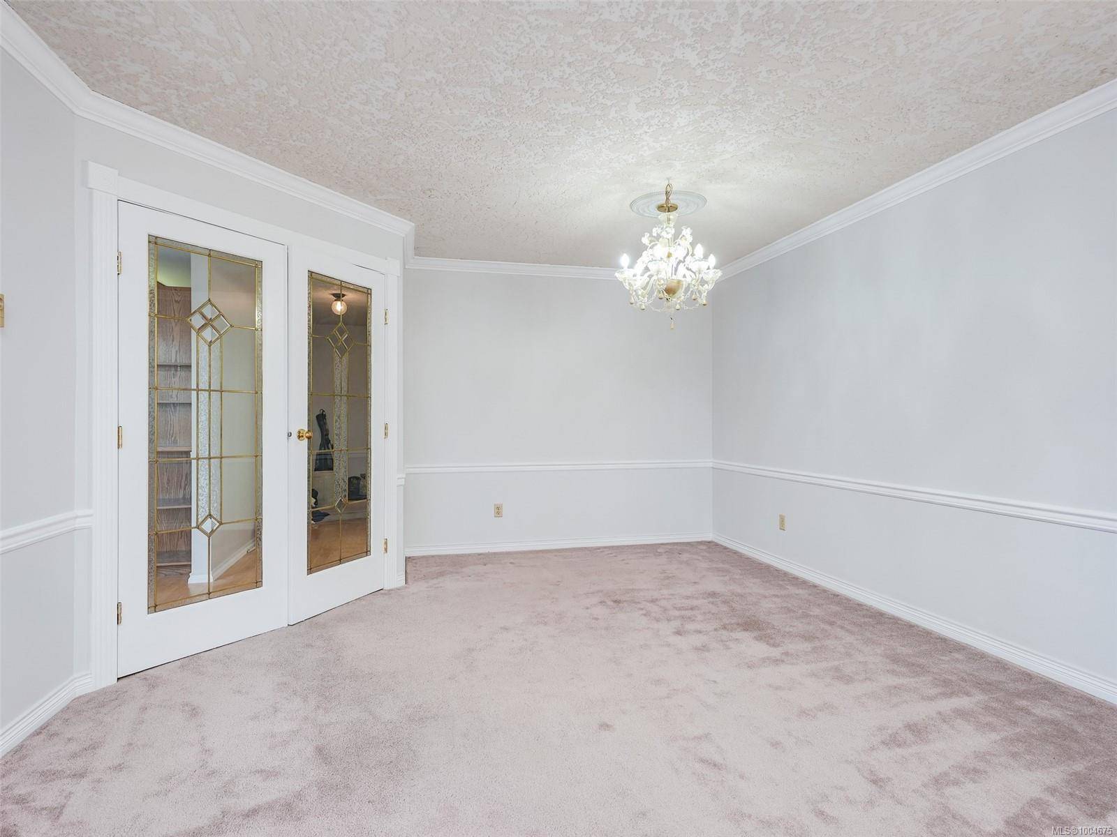 Victoria, BC V8V 3R9,1335 Rudlin St