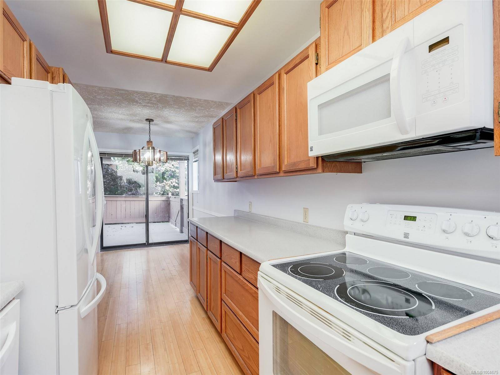 Victoria, BC V8V 3R9,1335 Rudlin St