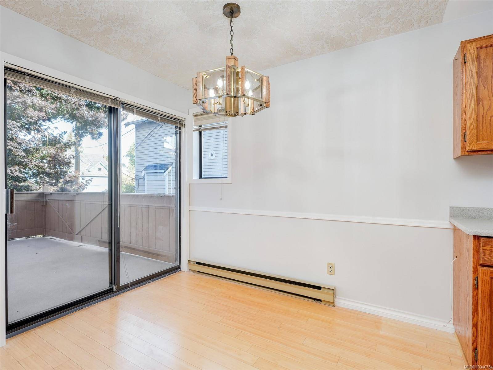 Victoria, BC V8V 3R9,1335 Rudlin St